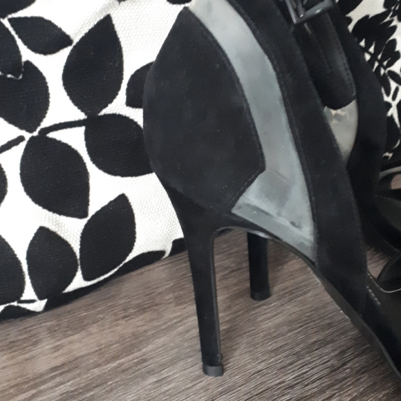 Black stillettoes, size 10 - Picture 4 of 9